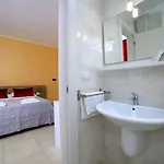 לינה וארוחת בוקר Palazzo Greco פורטו צ'זראו