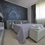 לינה וארוחת בוקר Palazzo Greco פורטו צ'זראו