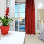 לינה וארוחת בוקר Palazzo Greco פורטו צ'זראו